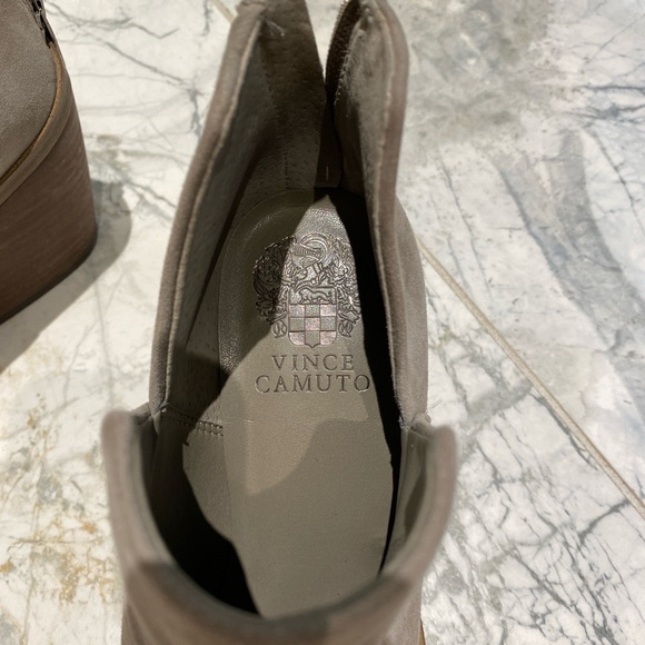 Vince Camuto grey booties, size 8.5 - Picture 2 of 4